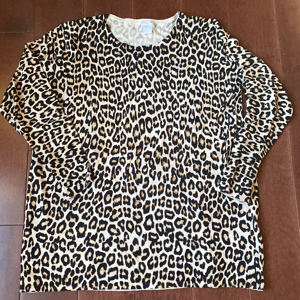 Like new Chico’s S leopard tunic sweater